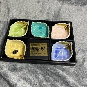 Vintage Set Japanese Leaf-Shaped Sauce/ Condiments Dishes in Original Box